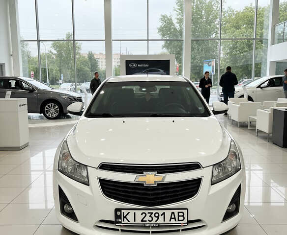 Белый Шевроле Круз, объемом двигателя 1.8 л и пробегом 146 тыс. км за 8700 $, фото 1 на Automoto.ua