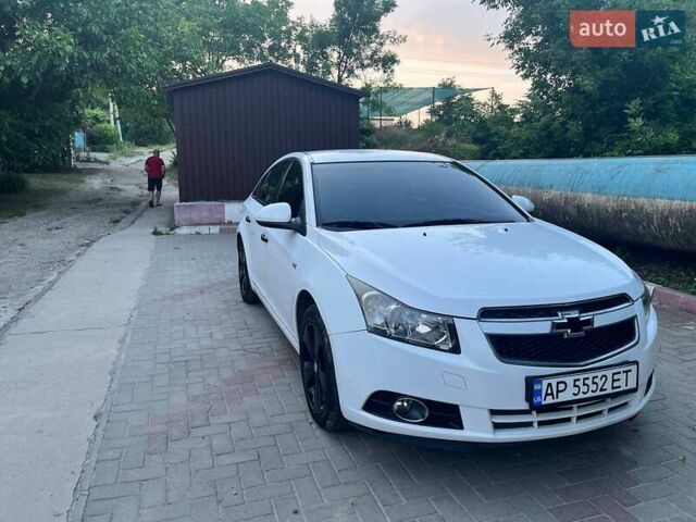 Белый Шевроле Круз, объемом двигателя 1.6 л и пробегом 180 тыс. км за 7200 $, фото 1 на Automoto.ua
