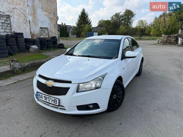 Белый Шевроле Круз, объемом двигателя 1.99 л и пробегом 245 тыс. км за 4200 $, фото 1 на Automoto.ua