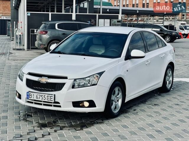 Белый Шевроле Круз, объемом двигателя 1.6 л и пробегом 205 тыс. км за 6500 $, фото 1 на Automoto.ua