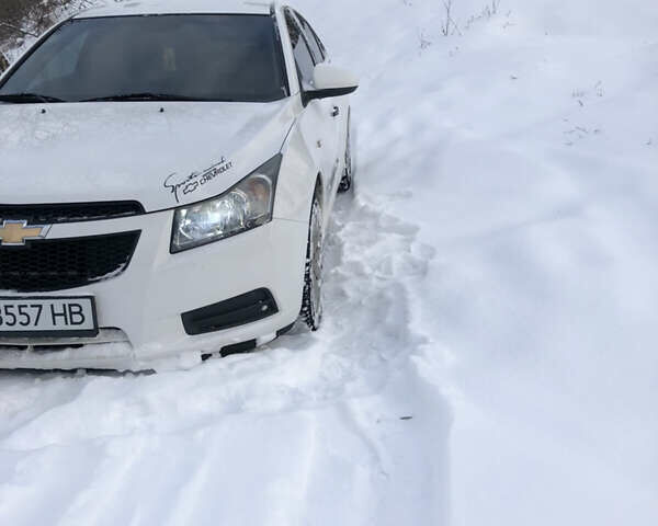 Білий Шевроле Круз, об'ємом двигуна 1.6 л та пробігом 142 тис. км за 5500 $, фото 1 на Automoto.ua