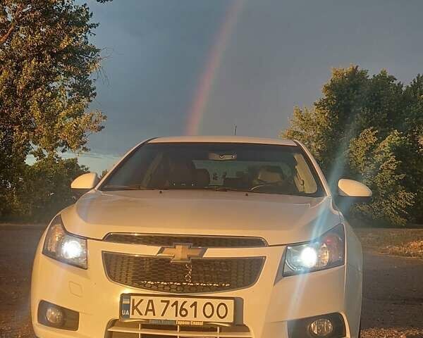 Белый Шевроле Круз, объемом двигателя 1.8 л и пробегом 205 тыс. км за 8500 $, фото 1 на Automoto.ua