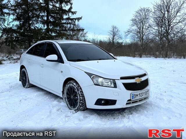 Белый Шевроле Круз, объемом двигателя 2 л и пробегом 200 тыс. км за 5900 $, фото 1 на Automoto.ua