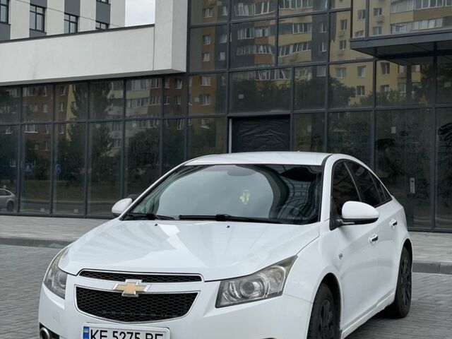 Белый Шевроле Круз, объемом двигателя 1.8 л и пробегом 206 тыс. км за 5979 $, фото 1 на Automoto.ua