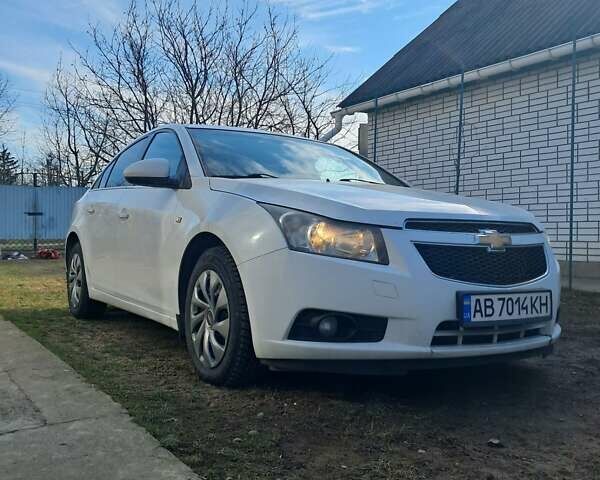 Білий Шевроле Круз, об'ємом двигуна 2 л та пробігом 357 тис. км за 5000 $, фото 1 на Automoto.ua