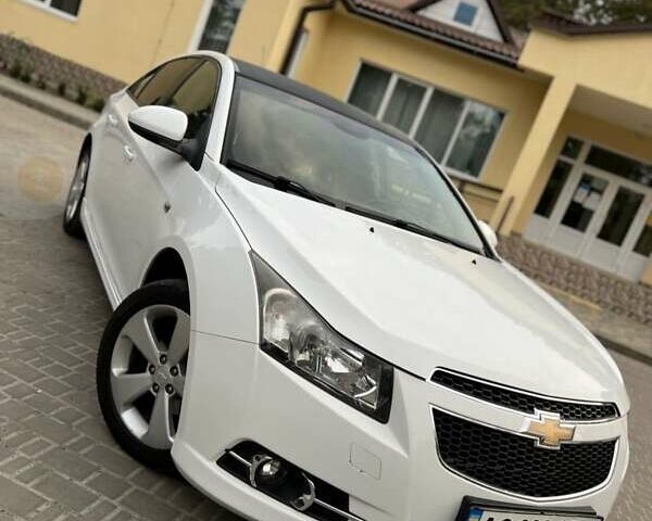 Белый Шевроле Круз, объемом двигателя 1.6 л и пробегом 224 тыс. км за 6300 $, фото 1 на Automoto.ua