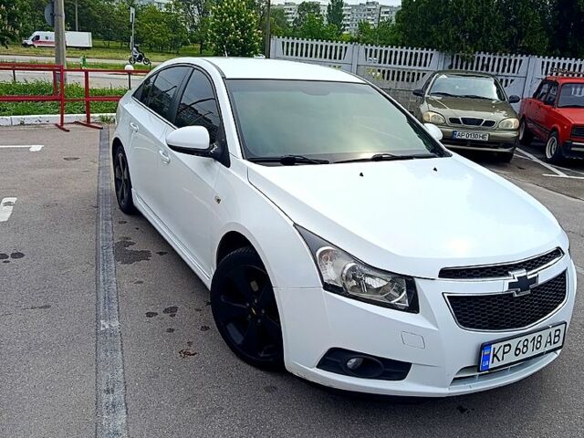 Белый Шевроле Круз, объемом двигателя 1.8 л и пробегом 176 тыс. км за 7000 $, фото 1 на Automoto.ua
