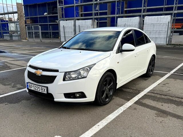 Белый Шевроле Круз, объемом двигателя 1.8 л и пробегом 116 тыс. км за 7500 $, фото 1 на Automoto.ua