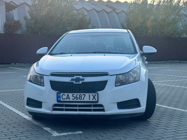 Білий Шевроле Круз, об'ємом двигуна 1.8 л та пробігом 350 тис. км за 4700 $, фото 1 на Automoto.ua