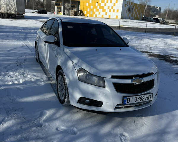 Белый Шевроле Круз, объемом двигателя 1.8 л и пробегом 192 тыс. км за 7300 $, фото 1 на Automoto.ua