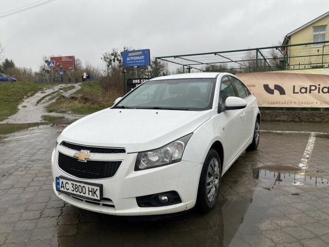 Белый Шевроле Круз, объемом двигателя 2 л и пробегом 257 тыс. км за 6900 $, фото 1 на Automoto.ua