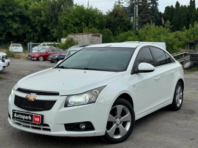 Белый Шевроле Круз, объемом двигателя 2 л и пробегом 212 тыс. км за 5990 $, фото 1 на Automoto.ua