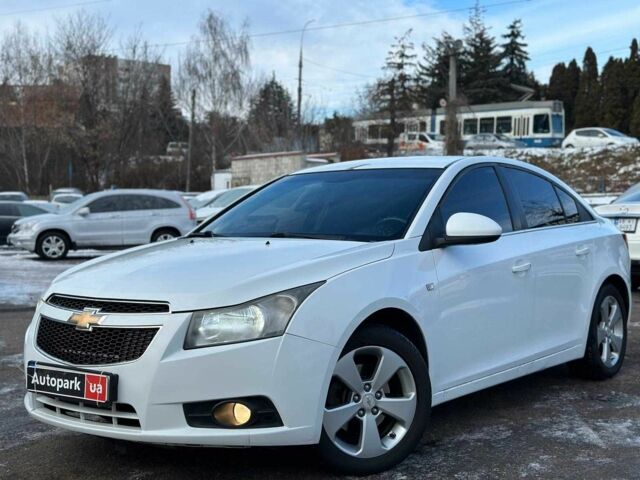 Белый Шевроле Круз, объемом двигателя 2 л и пробегом 212 тыс. км за 6990 $, фото 1 на Automoto.ua