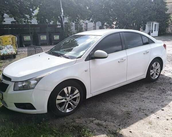 Белый Шевроле Круз, объемом двигателя 1.8 л и пробегом 220 тыс. км за 7100 $, фото 1 на Automoto.ua