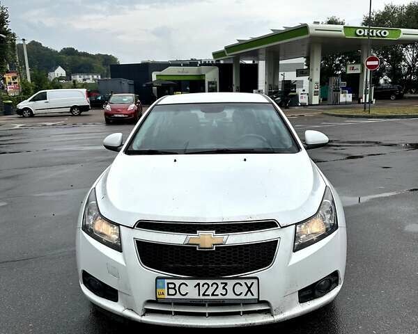Белый Шевроле Круз, объемом двигателя 1.8 л и пробегом 264 тыс. км за 6400 $, фото 1 на Automoto.ua