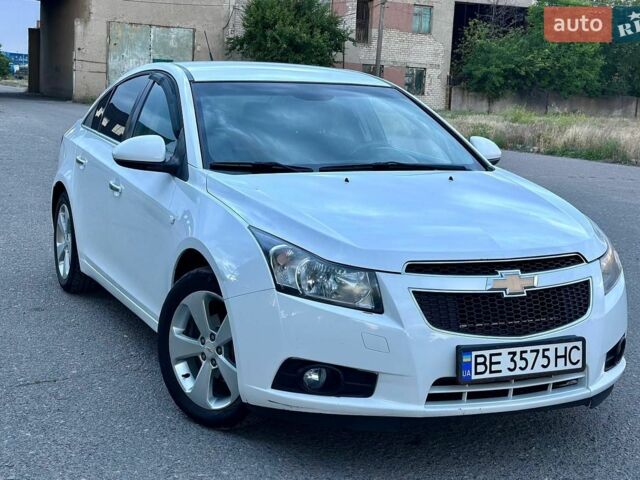 Белый Шевроле Круз, объемом двигателя 1.8 л и пробегом 290 тыс. км за 5500 $, фото 1 на Automoto.ua