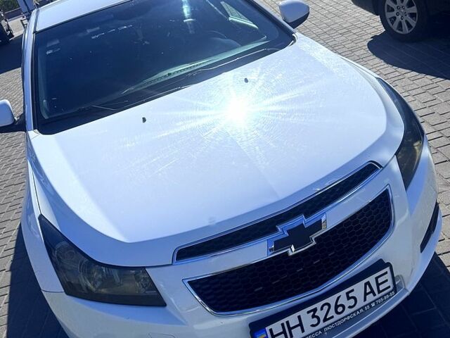 Белый Шевроле Круз, объемом двигателя 1.8 л и пробегом 135 тыс. км за 7300 $, фото 1 на Automoto.ua