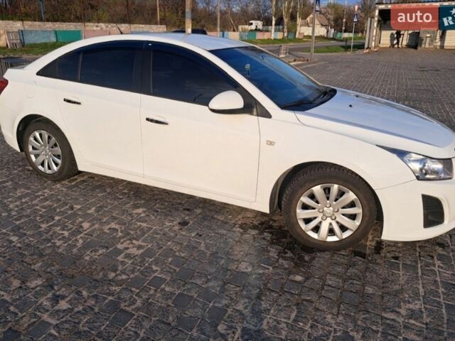 Белый Шевроле Круз, объемом двигателя 1.8 л и пробегом 195 тыс. км за 6900 $, фото 1 на Automoto.ua