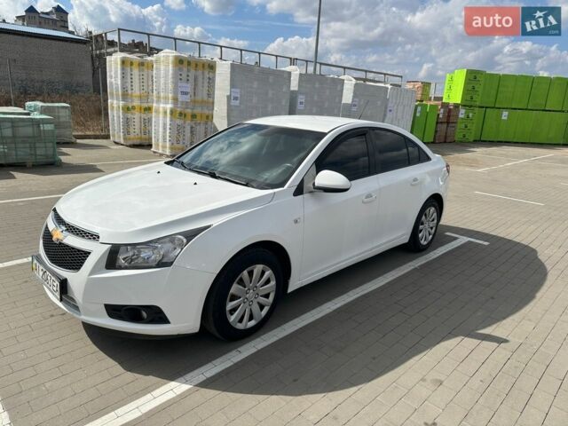 Білий Шевроле Круз, об'ємом двигуна 1.6 л та пробігом 199 тис. км за 5300 $, фото 1 на Automoto.ua