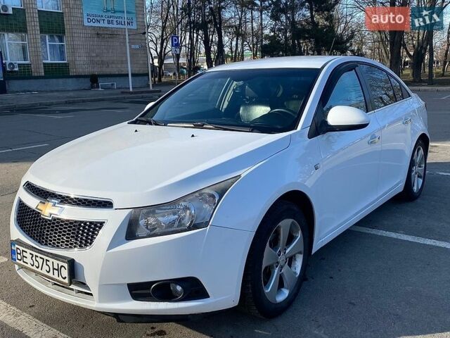 Белый Шевроле Круз, объемом двигателя 1.8 л и пробегом 220 тыс. км за 6950 $, фото 1 на Automoto.ua