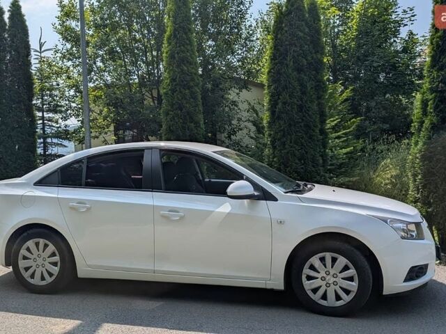 Білий Шевроле Круз, об'ємом двигуна 1.6 л та пробігом 207 тис. км за 6100 $, фото 1 на Automoto.ua