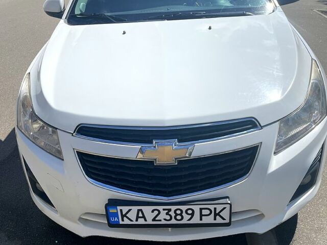 Белый Шевроле Круз, объемом двигателя 1.8 л и пробегом 125 тыс. км за 6738 $, фото 1 на Automoto.ua