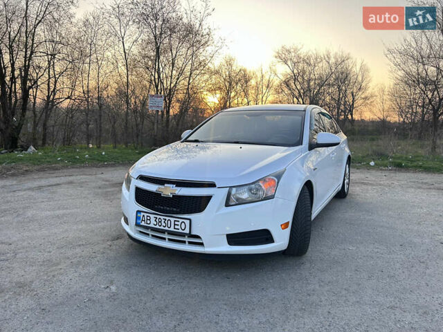 Белый Шевроле Круз, объемом двигателя 1.36 л и пробегом 152 тыс. км за 7000 $, фото 1 на Automoto.ua