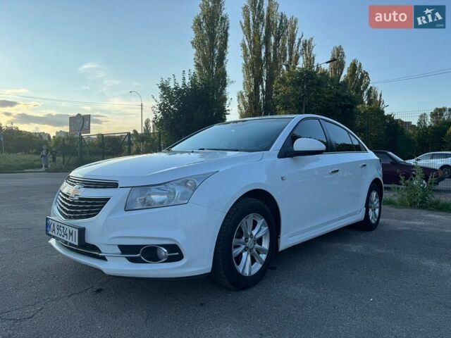 Белый Шевроле Круз, объемом двигателя 1.8 л и пробегом 270 тыс. км за 6300 $, фото 1 на Automoto.ua