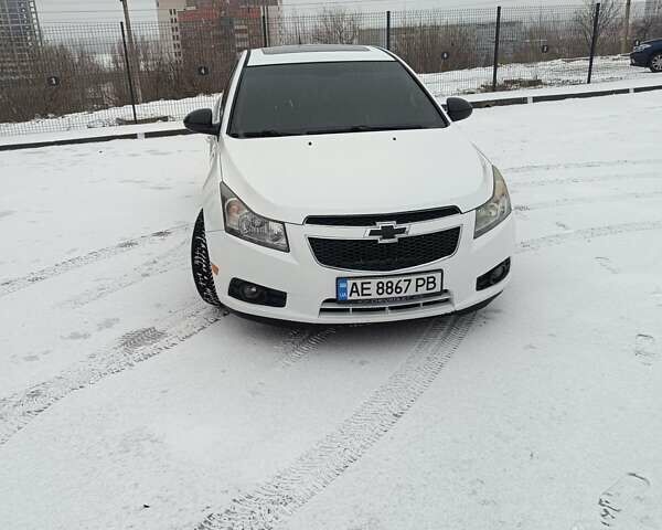 Белый Шевроле Круз, объемом двигателя 1.4 л и пробегом 155 тыс. км за 7700 $, фото 1 на Automoto.ua
