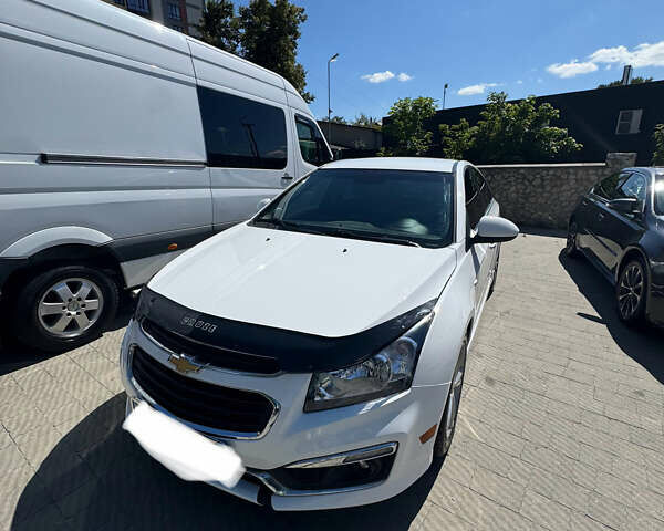Белый Шевроле Круз, объемом двигателя 1.36 л и пробегом 133 тыс. км за 8500 $, фото 1 на Automoto.ua