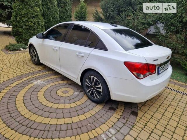 Белый Шевроле Круз, объемом двигателя 1.8 л и пробегом 150 тыс. км за 8200 $, фото 1 на Automoto.ua