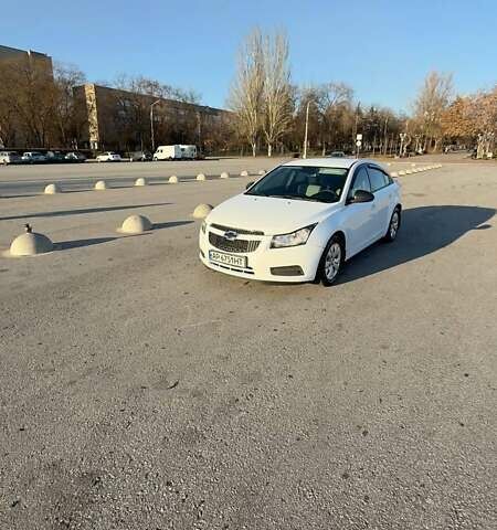 Белый Шевроле Круз, объемом двигателя 1.8 л и пробегом 153 тыс. км за 7650 $, фото 1 на Automoto.ua