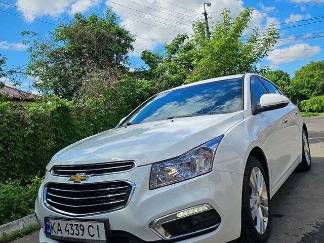Белый Шевроле Круз, объемом двигателя 1.36 л и пробегом 83 тыс. км за 10300 $, фото 1 на Automoto.ua