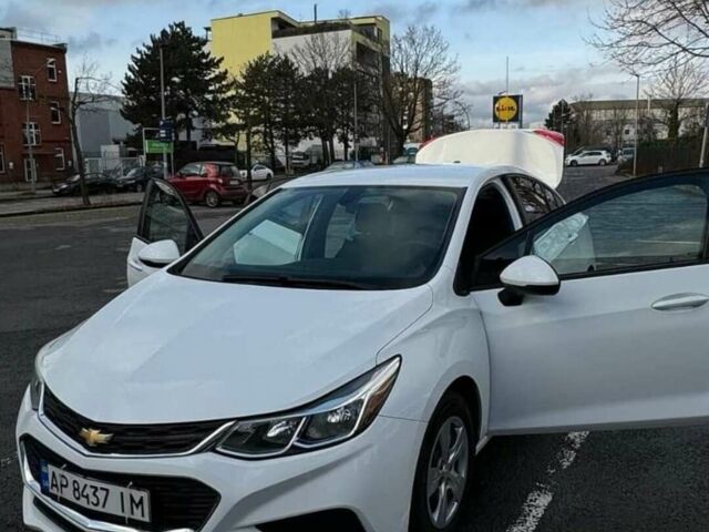 Белый Шевроле Круз, объемом двигателя 1.4 л и пробегом 173 тыс. км за 10200 $, фото 1 на Automoto.ua
