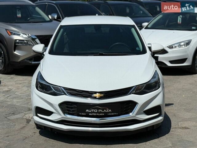 Белый Шевроле Круз, объемом двигателя 1.4 л и пробегом 127 тыс. км за 8900 $, фото 1 на Automoto.ua