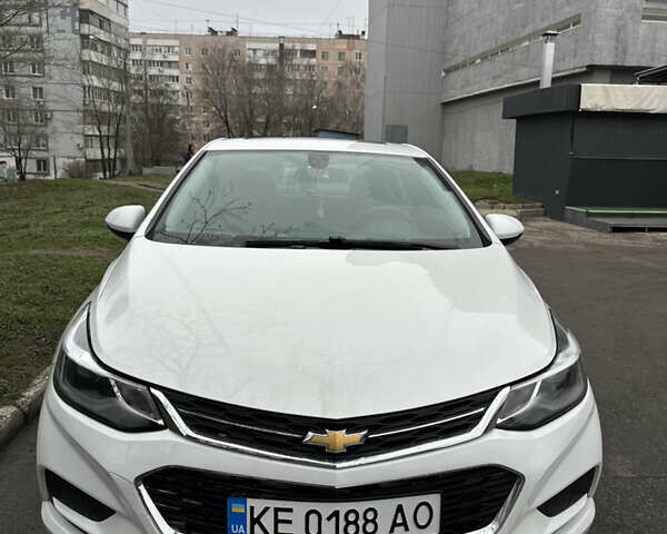 Белый Шевроле Круз, объемом двигателя 1.4 л и пробегом 123 тыс. км за 11000 $, фото 1 на Automoto.ua