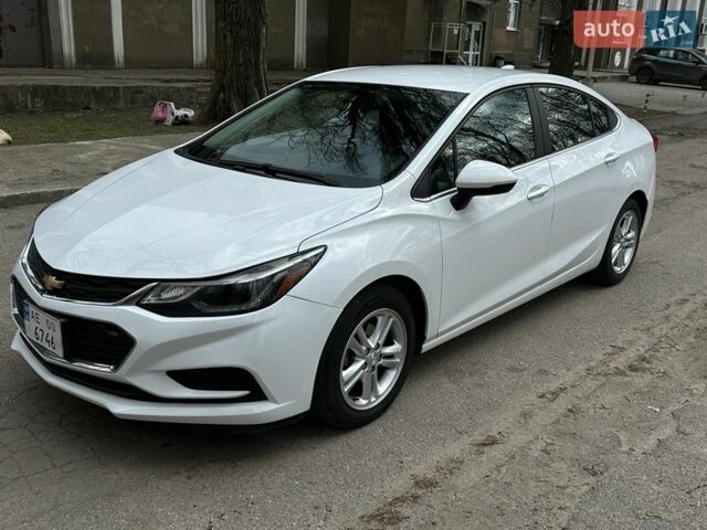 Белый Шевроле Круз, объемом двигателя 1.4 л и пробегом 150 тыс. км за 12500 $, фото 1 на Automoto.ua