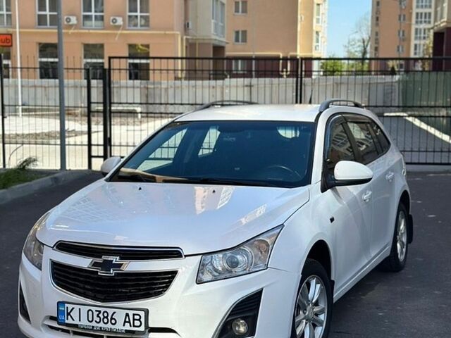 Белый Шевроле Круз, объемом двигателя 1.69 л и пробегом 233 тыс. км за 6050 $, фото 1 на Automoto.ua