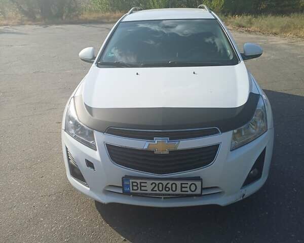 Белый Шевроле Круз, объемом двигателя 2 л и пробегом 197 тыс. км за 8200 $, фото 1 на Automoto.ua