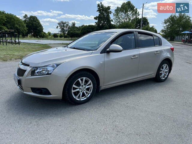 Бежевый Шевроле Круз, объемом двигателя 1.6 л и пробегом 167 тыс. км за 7000 $, фото 1 на Automoto.ua