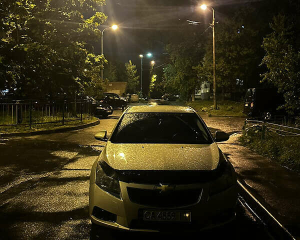 Бежевий Шевроле Круз, об'ємом двигуна 1.6 л та пробігом 273 тис. км за 6200 $, фото 1 на Automoto.ua