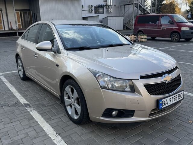 Бежевий Шевроле Круз, об'ємом двигуна 1.8 л та пробігом 295 тис. км за 6200 $, фото 1 на Automoto.ua