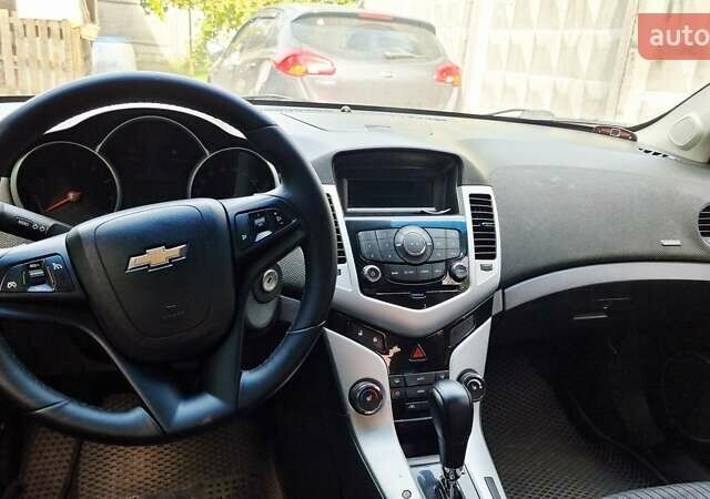 Бежевий Шевроле Круз, об'ємом двигуна 1.8 л та пробігом 214 тис. км за 6400 $, фото 1 на Automoto.ua