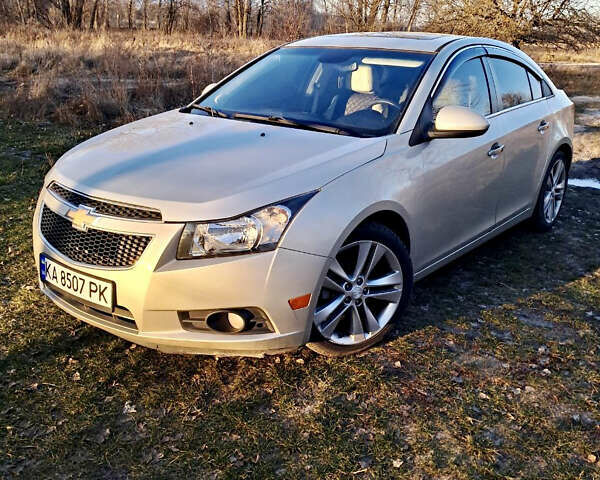 Бежевый Шевроле Круз, объемом двигателя 1.36 л и пробегом 206 тыс. км за 8500 $, фото 1 на Automoto.ua