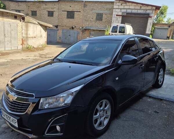 Черный Шевроле Круз, объемом двигателя 2 л и пробегом 250 тыс. км за 7400 $, фото 1 на Automoto.ua