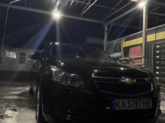 Черный Шевроле Круз, объемом двигателя 1.6 л и пробегом 135 тыс. км за 4500 $, фото 1 на Automoto.ua