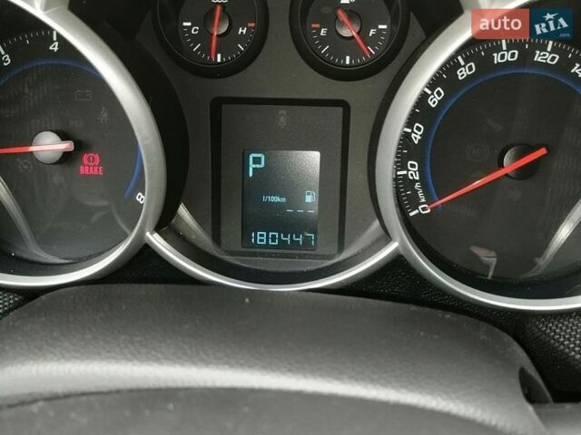 Черный Шевроле Круз, объемом двигателя 1.8 л и пробегом 180 тыс. км за 6700 $, фото 1 на Automoto.ua