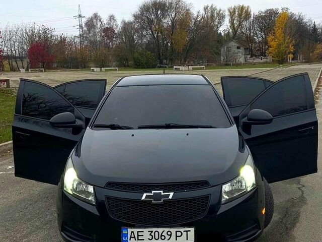 Черный Шевроле Круз, объемом двигателя 1.8 л и пробегом 221 тыс. км за 5100 $, фото 1 на Automoto.ua