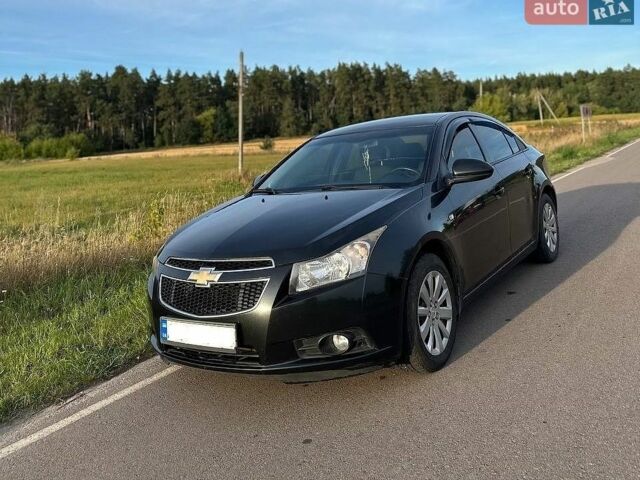 Черный Шевроле Круз, объемом двигателя 1.8 л и пробегом 230 тыс. км за 5800 $, фото 1 на Automoto.ua