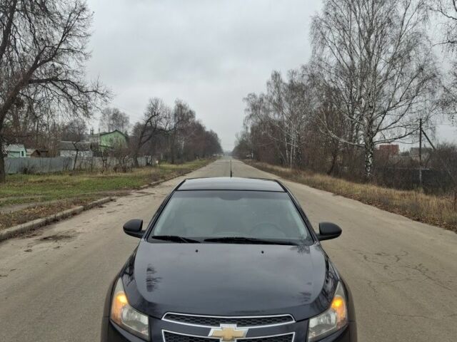 Черный Шевроле Круз, объемом двигателя 1.8 л и пробегом 328 тыс. км за 4750 $, фото 1 на Automoto.ua